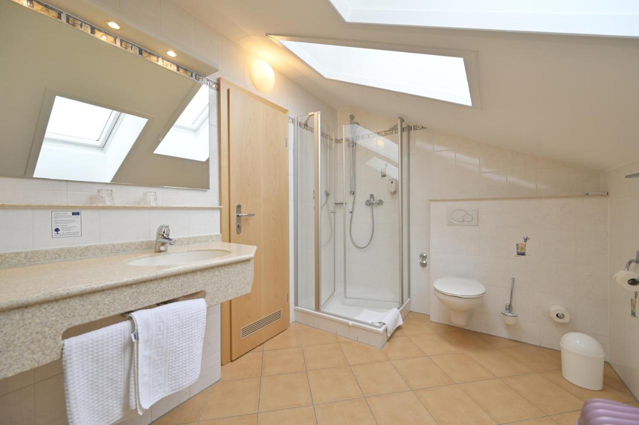 Hotel Apollo Garni Regensburg Bagian luar foto