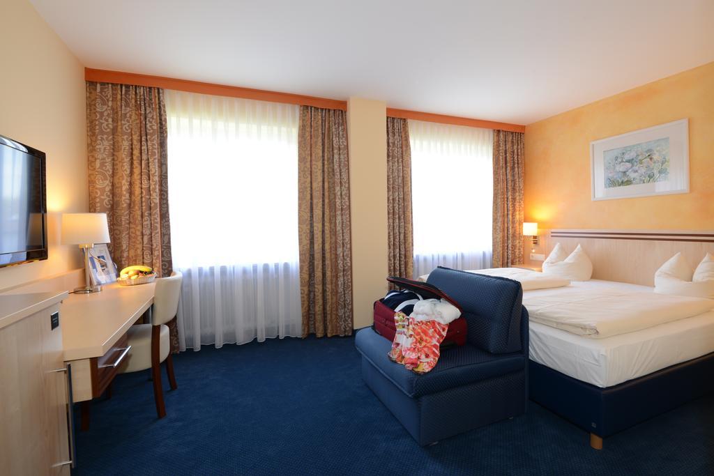 Hotel Apollo Garni Regensburg Bagian luar foto