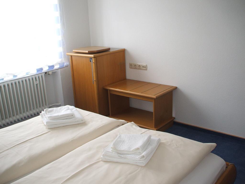 Hotel Apollo Garni Regensburg Bagian luar foto
